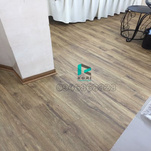 Hoàn thiện thi công sàn gỗ công nghiệp Thanh Hóa