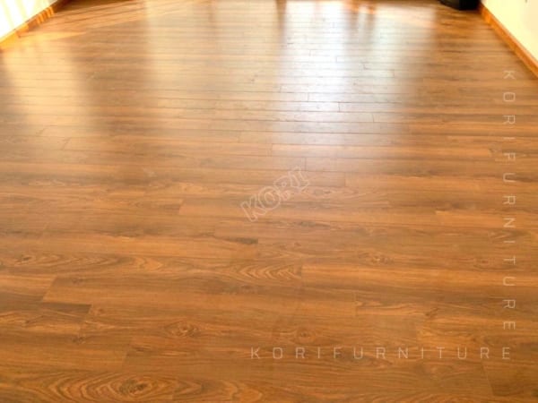 Sàn gỗ công nghiệp màu vàng giáng hương