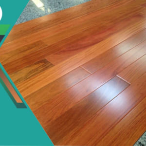 Sàn gỗ Artfloor với vân gỗ tự nhiên sắc nét.