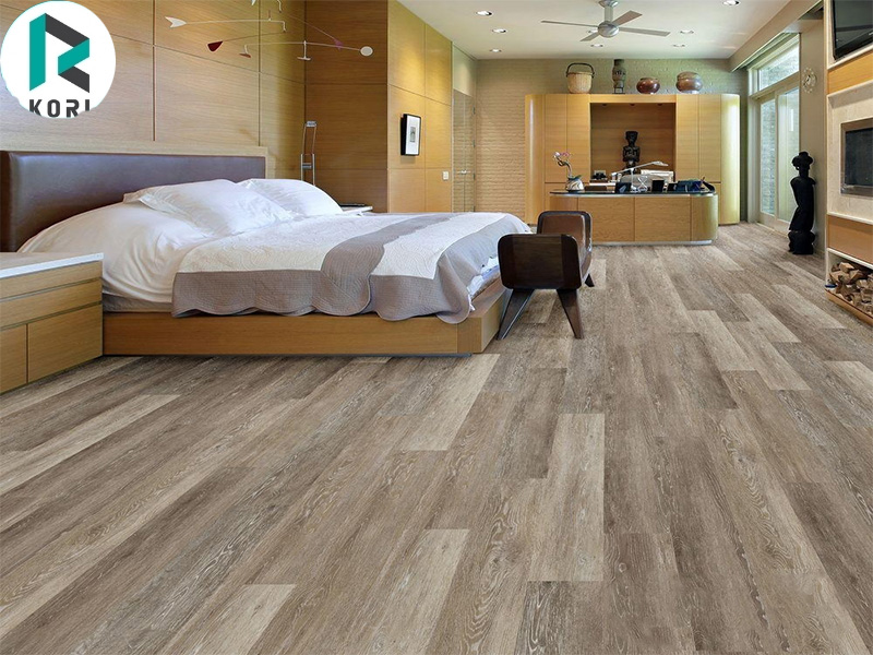 Phòng ngủ với sàn gỗ tự nhiên.
